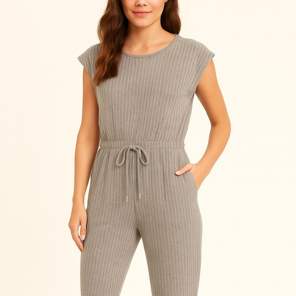 sabrat boutique Pants - SABRAT BOUTIQUE GRAY KNIT TEXTURED JUMPSUIT  DRAWSTRING WAIST BRAND NEW …